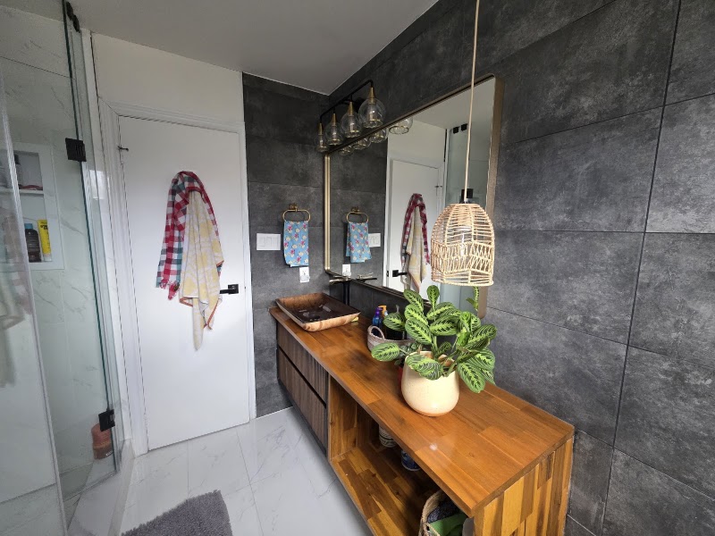 Shower Detail